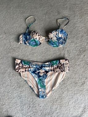 Agua Bendita Underwire Bikini Set Medium